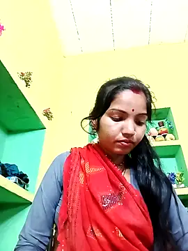 Snapshot of Bhuvi_Bedi chatting on February 2025 01:51:02 PM Bhuvi Bedi online show from February 2025 01:51:02 PM