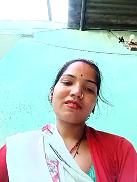 Snapshot of Bhuvi_Bedi chatting on February 2025 10:54:01 AM Bhuvi Bedi online show from February 2025 10:54:01 AM