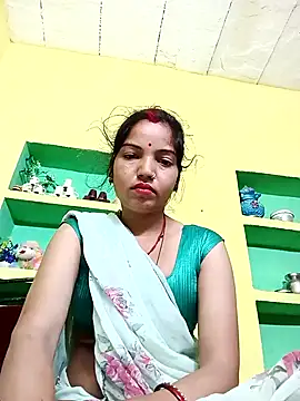 Snapshot of Bhuvi_Bedi chatting on February 2025 09:27:02 PM Bhuvi Bedi online show from February 2025 09:27:02 PM