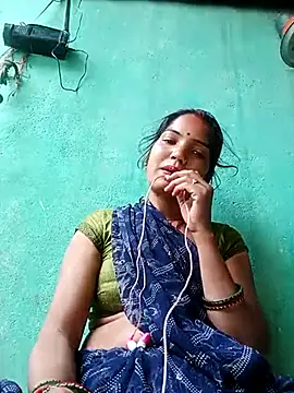 Snapshot of Bhuvi_Bedi chatting on February 2025 07:58:02 AM Bhuvi Bedi online show from February 2025 07:58:02 AM