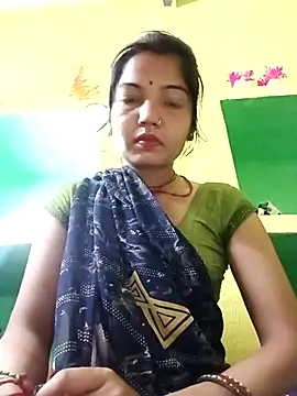 Snapshot of Bhuvi_Bedi chatting on March 2025 10:16:02 PM Bhuvi Bedi online show from March 2025 10:16:02 PM