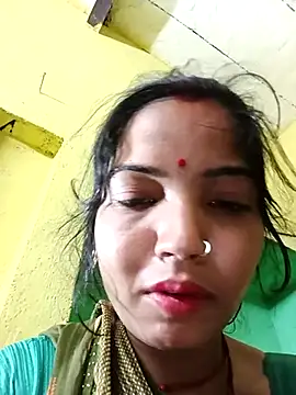 Snapshot of Bhuvi_Bedi chatting on March 2025 11:14:01 PM Bhuvi Bedi online show from March 2025 11:14:01 PM