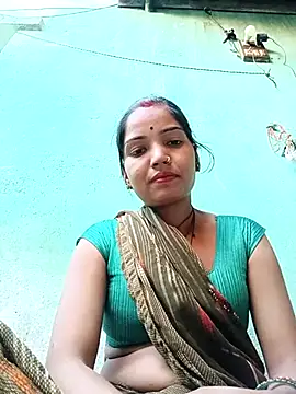 Snapshot of Bhuvi_Bedi chatting on March 2025 12:11:02 PM Bhuvi Bedi online show from March 2025 12:11:02 PM