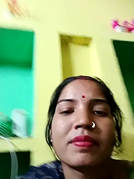 Snapshot of Bhuvi_Bedi chatting on March 2025 01:25:02 PM Bhuvi Bedi online show from March 2025 01:25:02 PM