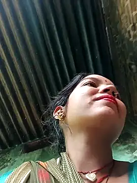 Snapshot of Bhuvi_Bedi chatting on March 2025 02:43:02 AM Bhuvi Bedi online show from March 2025 02:43:02 AM