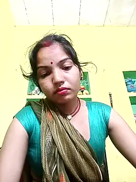 Snapshot of Bhuvi_Bedi chatting on March 2025 04:40:02 PM Bhuvi Bedi online show from March 2025 04:40:02 PM