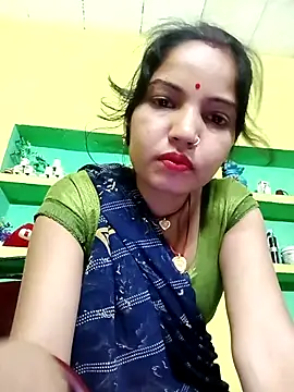 Snapshot of Bhuvi_Bedi chatting on March 2025 05:49:01 PM Bhuvi Bedi online show from March 2025 05:49:01 PM