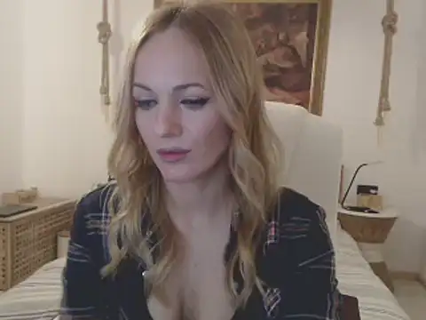 Snapshot of EllyaDiamond chatting on February 2025 01:23:02 AM EllyaDiamond online show from February 2025 01:23:02 AM