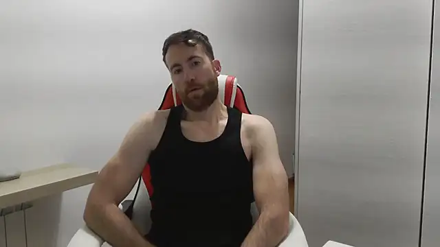 Snapshot of machohiberiko chatting on December 2025 04:58:01 PM machohiberiko online show from December 2025 04:58:01 PM