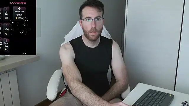 Snapshot of machohiberiko chatting on February 2026 04:44:02 PM machohiberiko online show from February 2026 04:44:02 PM