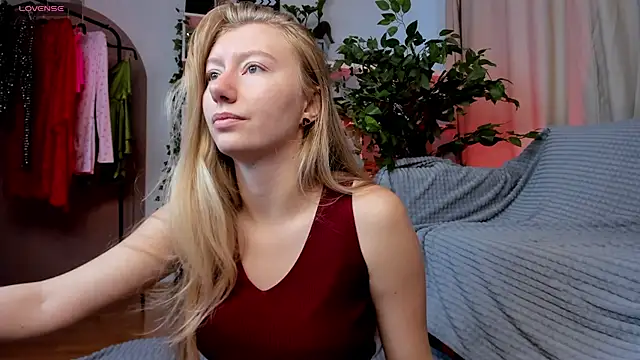 Snapshot of Rachel_Rut chatting on October 2025 04:20:02 AM Rachel Rut online show from October 2025 04:20:02 AM