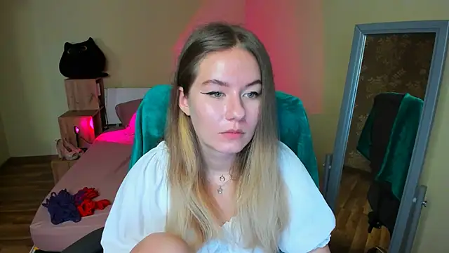 Snapshot of EmilyPaw chatting on January 2025 09:48:01 AM EmilyPaw online show from January 2025 09:48:01 AM