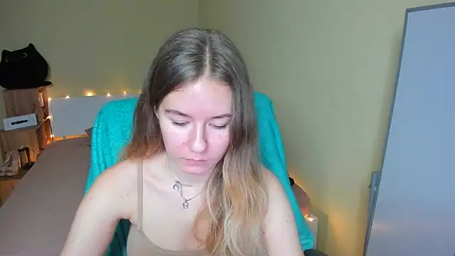 Snapshot of EmilyPaw chatting on February 2025 12:55:01 PM EmilyPaw online show from February 2025 12:55:01 PM