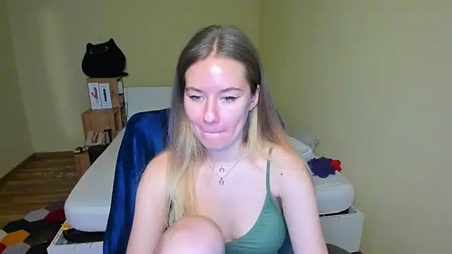 Snapshot of EmilyPaw chatting on February 2025 11:53:01 AM EmilyPaw online show from February 2025 11:53:01 AM