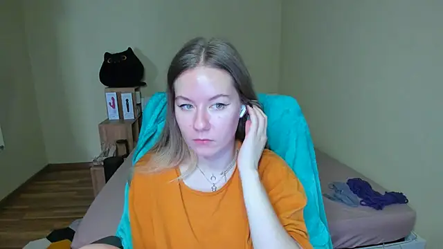 Snapshot of EmilyPaw chatting on February 2025 10:40:02 AM EmilyPaw online show from February 2025 10:40:02 AM