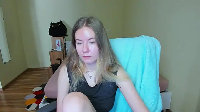 Snapshot of EmilyPaw chatting on March 2025 09:13:01 AM EmilyPaw online show from March 2025 09:13:01 AM