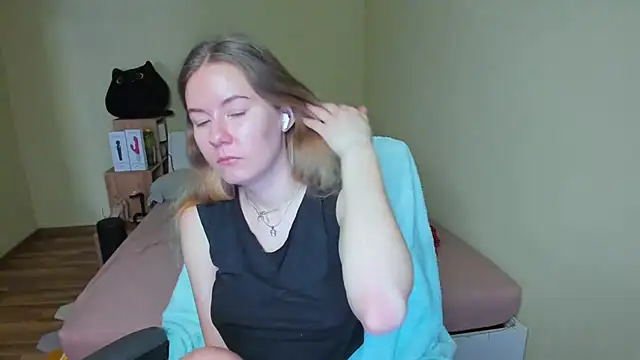 Snapshot of EmilyPaw chatting on March 2025 07:20:02 AM EmilyPaw online show from March 2025 07:20:02 AM