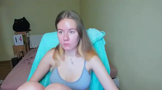 Snapshot of EmilyPaw chatting on March 2025 07:37:02 AM EmilyPaw online show from March 2025 07:37:02 AM