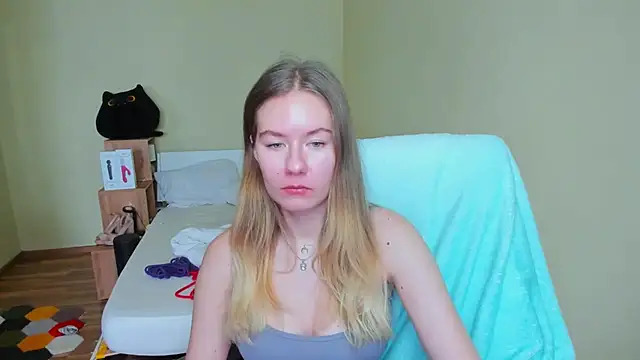 Snapshot of EmilyPaw chatting on March 2025 10:39:02 AM EmilyPaw online show from March 2025 10:39:02 AM