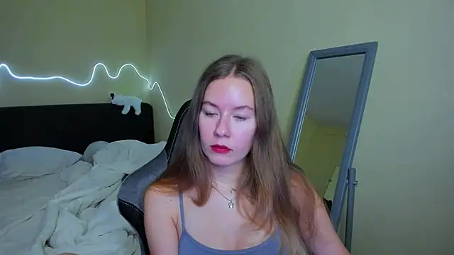 Snapshot of EmilyPaw chatting on November 2025 09:09:01 AM EmilyPaw online show from November 2025 09:09:01 AM