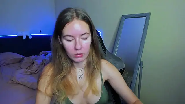 Snapshot of EmilyPaw chatting on November 2025 08:08:02 AM EmilyPaw online show from November 2025 08:08:02 AM