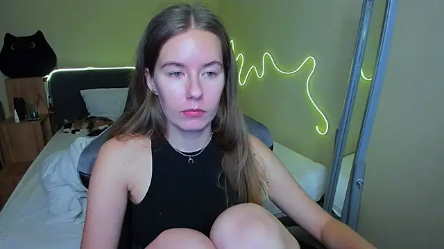 Snapshot of EmilyPaw chatting on November 2025 07:13:02 PM EmilyPaw online show from November 2025 07:13:02 PM