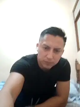 Snapshot of LuisMex1998 chatting on October 2025 01:46:02 AM LuisMex1998 online show from October 2025 01:46:02 AM