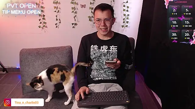 Tina 4 Charlie online show from May 2026 01:29:02 PM