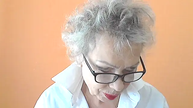 NessyJenixs online show from September 2025 06:36:01 AM