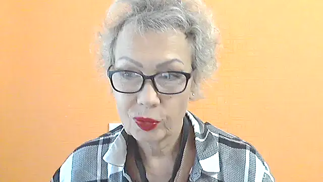 NessyJenixs online show from October 2025 06:31:01 AM