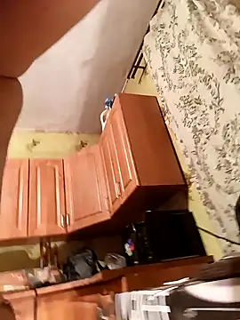 Snapshot of Laura_Kiss chatting on January 2025 07:27:01 PM Laura Kiss online show from January 2025 07:27:01 PM