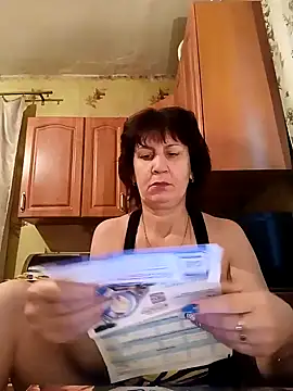 Snapshot of Laura_Kiss chatting on January 2025 05:35:01 AM Laura Kiss online show from January 2025 05:35:01 AM