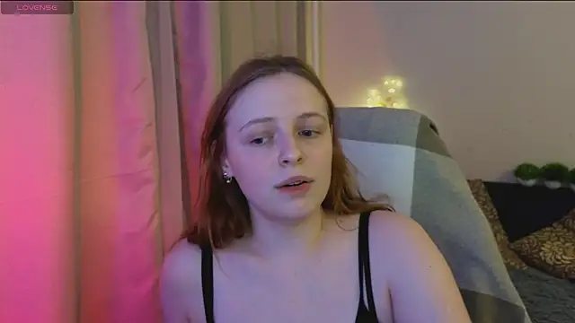 Snapshot of Hanna_melon chatting on February 2025 04:14:02 PM Hanna melon online show from February 2025 04:14:02 PM