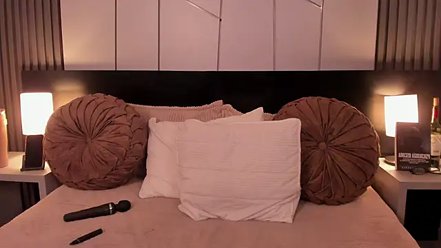 Snapshot of fiorella_paris chatting on November 2025 03:50:01 AM fiorella paris online show from November 2025 03:50:01 AM