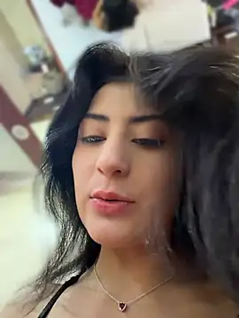 Snapshot of fiorella_paris chatting on April 2026 04:51:02 PM fiorella paris online show from April 2026 04:51:02 PM