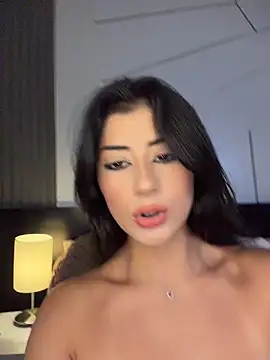 Snapshot of fiorella_paris chatting on April 2026 09:21:02 PM fiorella paris online show from April 2026 09:21:02 PM