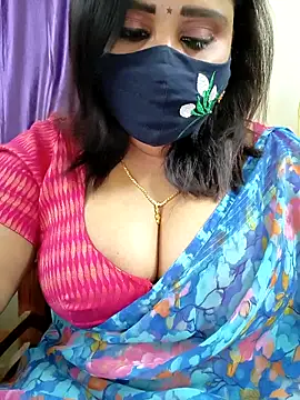 Queenflowerr online show from April 2026 04:48:01 PM