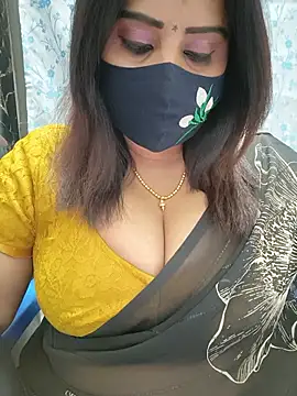 Queenflowerr online show from May 2026 04:49:02 PM