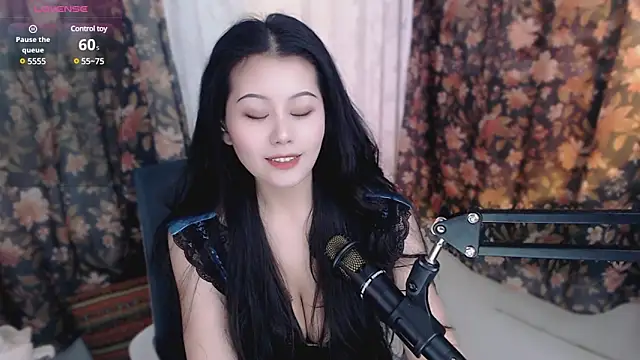 cat-lady-6688 online show from February 2025 02:39:02 AM