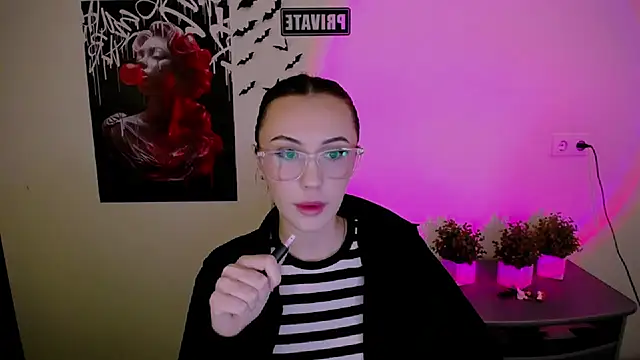 Nikonara Love online show from March 2025 06:22:01 PM