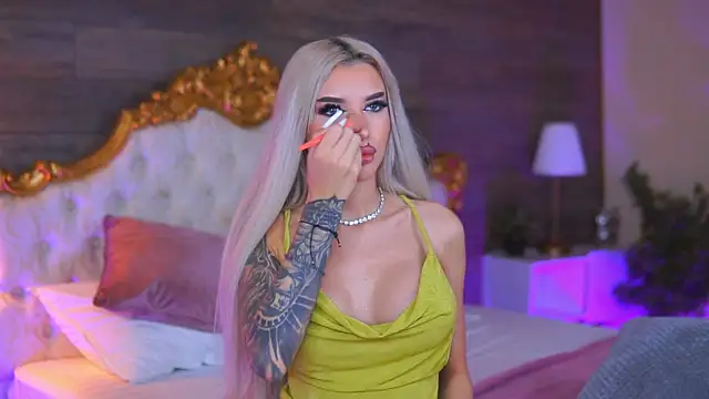 Juicy Jessye online show from December 2025 09:00:01 PM