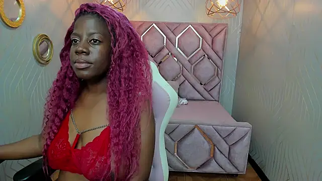 Snapshot of nefertiti_ebony chatting on February 2025 07:23:01 AM nefertiti ebony online show from February 2025 07:23:01 AM