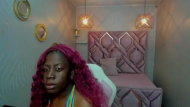 Snapshot of nefertiti_ebony chatting on February 2025 04:18:02 AM nefertiti ebony online show from February 2025 04:18:02 AM