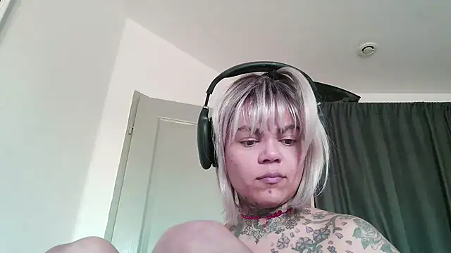 serena  vedette online show from April 2026 04:19:01 PM