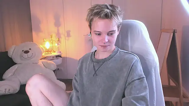 DemianEnglen online show from September 2025 06:18:02 PM