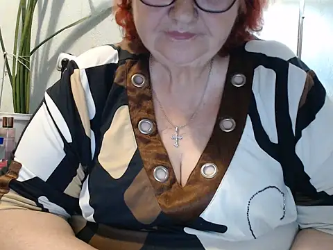 Snapshot of DeniseeRosea chatting on June 2026 10:34:02 PM DeniseeRosea online show from June 2026 10:34:02 PM
