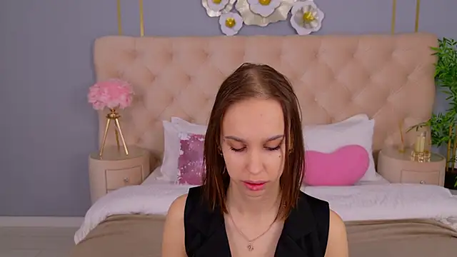 Snapshot of SandraTucker chatting on March 2026 02:55:01 AM SandraTucker online show from March 2026 02:55:01 AM