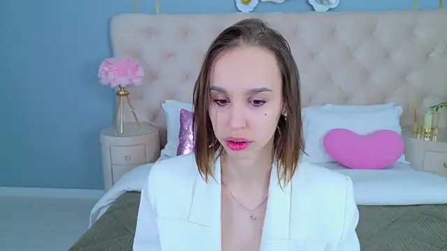 Snapshot of SandraTucker chatting on April 2026 02:49:02 AM SandraTucker online show from April 2026 02:49:02 AM