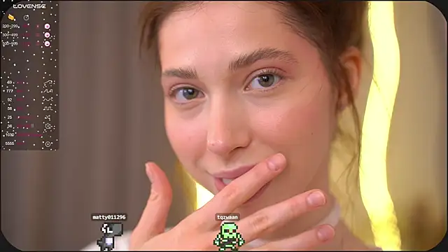 Snapshot of HappyVivy chatting on March 2025 11:21:01 AM HappyVivy online show from March 2025 11:21:01 AM