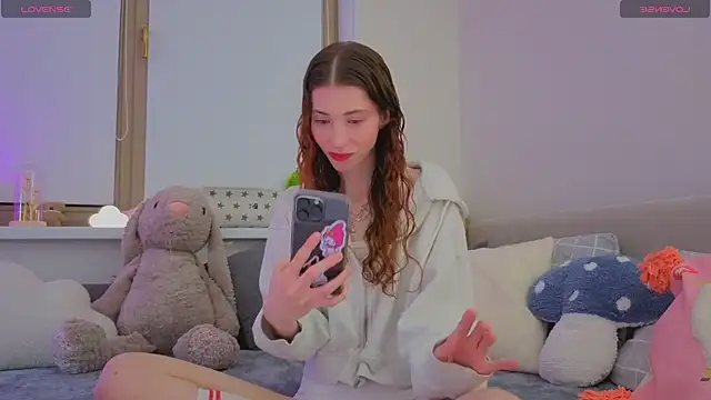 Snapshot of HappyVivy chatting on October 2025 08:17:01 PM HappyVivy online show from October 2025 08:17:01 PM